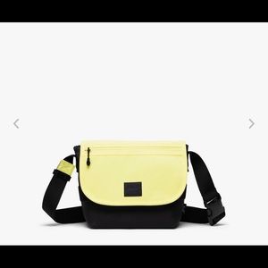 Herschel Grade Mini Messenger